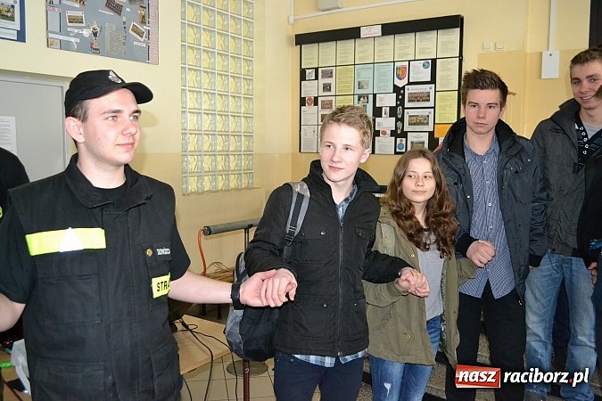 Zdjęcie w galerii na portalu naszraciborz.pl: Spacer szlakiem szk&oacute;ł ponadgimnazjalnych wiadomości z regionu