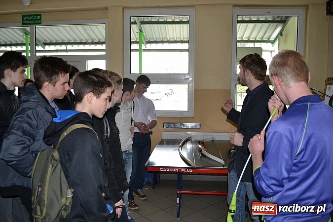 Zdjęcie w galerii na portalu naszraciborz.pl: Spacer szlakiem szk&oacute;ł ponadgimnazjalnych wiadomości z regionu