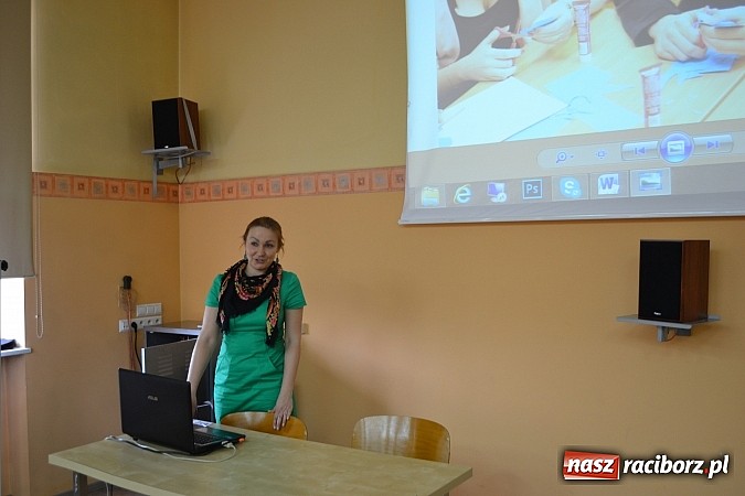 Zdjęcie w galerii na portalu naszraciborz.pl: Spacer szlakiem szk&oacute;ł ponadgimnazjalnych wiadomości z regionu