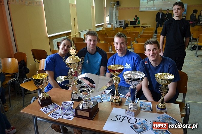 Zdjęcie w galerii na portalu naszraciborz.pl: Spacer szlakiem szk&oacute;ł ponadgimnazjalnych wiadomości z regionu