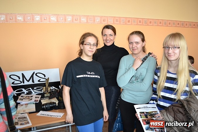 Zdjęcie w galerii na portalu naszraciborz.pl: Spacer szlakiem szk&oacute;ł ponadgimnazjalnych wiadomości z regionu