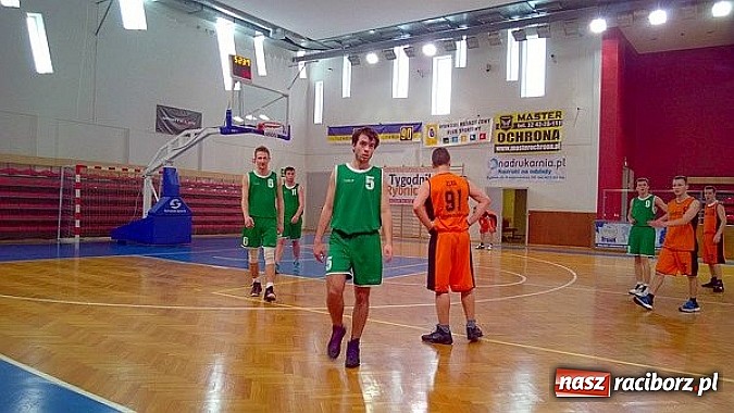Zdjęcie w galerii na portalu naszraciborz.pl: Zwycięskie półfinały koszykarzy wiadomości z regionu