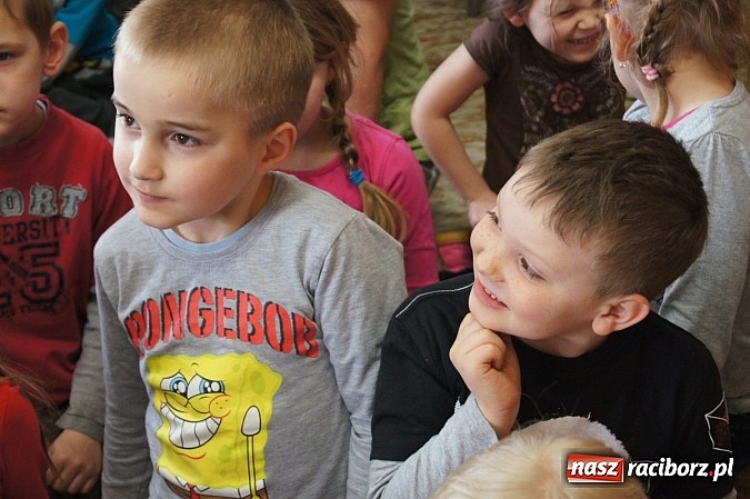 Zdjęcie w galerii na portalu naszraciborz.pl: Przedszkolaki poznały szkołę od kuchni wiadomości z regionu