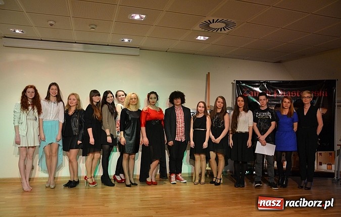 Zdjęcie w galerii na portalu naszraciborz.pl: Hiszpańskie rytmy zabrzmiały na zamku wiadomości z regionu