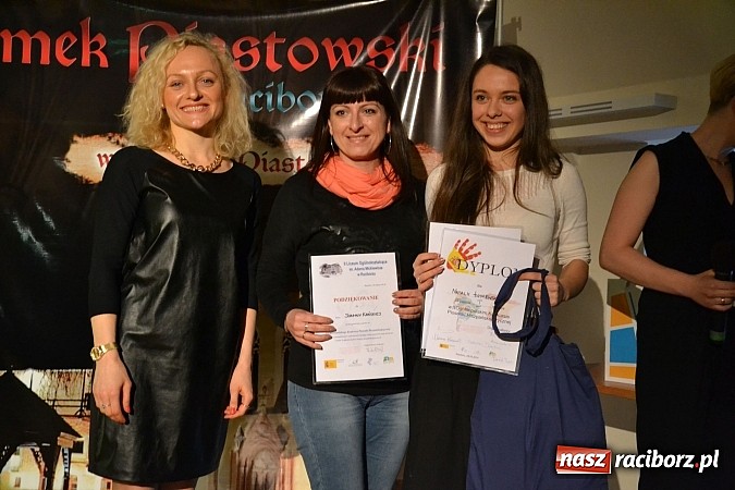 Zdjęcie w galerii na portalu naszraciborz.pl: Hiszpańskie rytmy zabrzmiały na zamku wiadomości z regionu