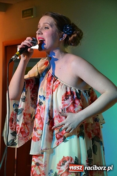 Zdjęcie w galerii na portalu naszraciborz.pl: Hiszpańskie rytmy zabrzmiały na zamku wiadomości z regionu