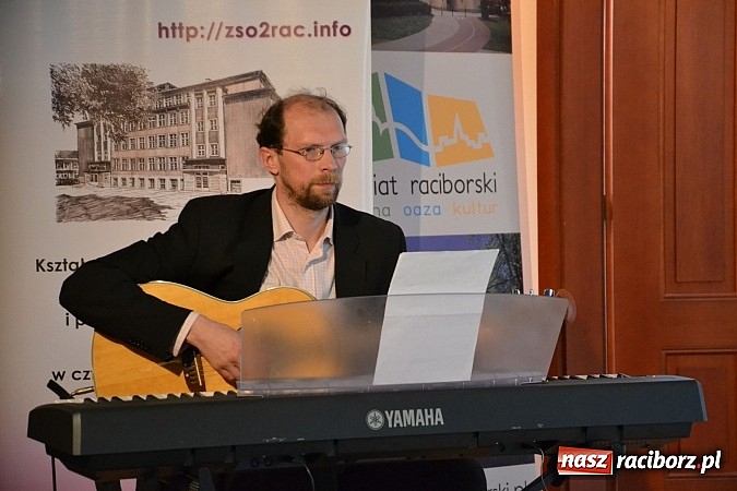 Zdjęcie w galerii na portalu naszraciborz.pl: Hiszpańskie rytmy zabrzmiały na zamku wiadomości z regionu