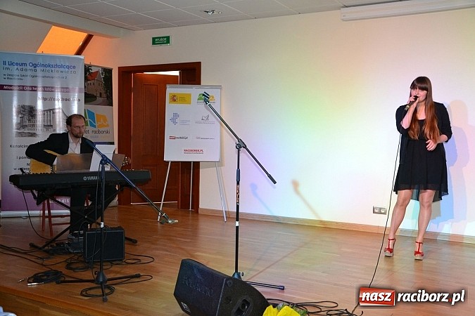 Zdjęcie w galerii na portalu naszraciborz.pl: Hiszpańskie rytmy zabrzmiały na zamku wiadomości z regionu