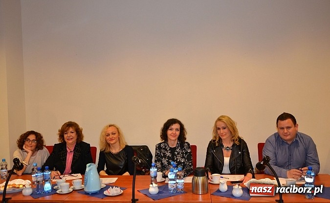 Zdjęcie w galerii na portalu naszraciborz.pl: Hiszpańskie rytmy zabrzmiały na zamku wiadomości z regionu