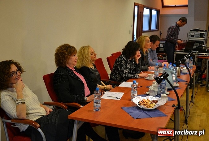 Zdjęcie w galerii na portalu naszraciborz.pl: Hiszpańskie rytmy zabrzmiały na zamku wiadomości z regionu