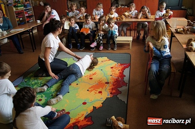 Zdjęcie w galerii na portalu naszraciborz.pl: Pierwsza pomoc przedmedyczna w Czwórce wiadomości z regionu