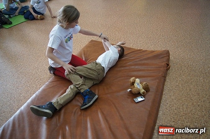 Zdjęcie w galerii na portalu naszraciborz.pl: Pierwsza pomoc przedmedyczna w Czwórce wiadomości z regionu