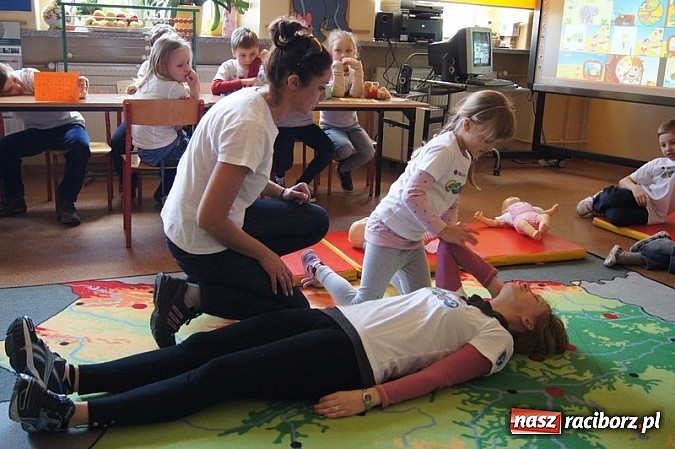 Zdjęcie w galerii na portalu naszraciborz.pl: Pierwsza pomoc przedmedyczna w Czwórce wiadomości z regionu