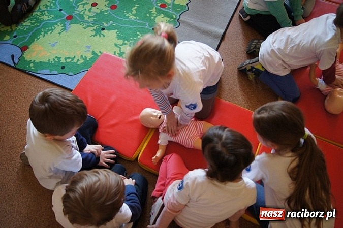 Zdjęcie w galerii na portalu naszraciborz.pl: Pierwsza pomoc przedmedyczna w Czwórce wiadomości z regionu