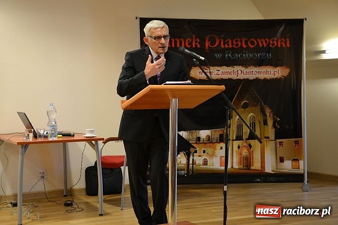 Zdjęcie w galerii na portalu naszraciborz.pl: Wizyta profesora Jerzego Buzka na Zamku Piastowskim wiadomości z regionu