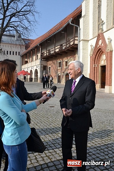 Zdjęcie w galerii na portalu naszraciborz.pl: Wizyta profesora Jerzego Buzka na Zamku Piastowskim wiadomości z regionu