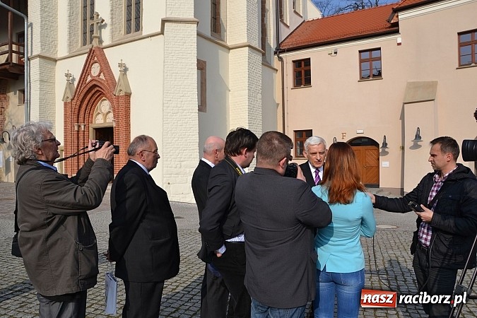 Zdjęcie w galerii na portalu naszraciborz.pl: Wizyta profesora Jerzego Buzka na Zamku Piastowskim wiadomości z regionu