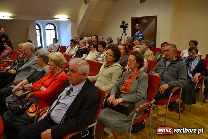 Zdjęcie w galerii na portalu naszraciborz.pl: Wizyta profesora Jerzego Buzka na Zamku Piastowskim wiadomości z regionu