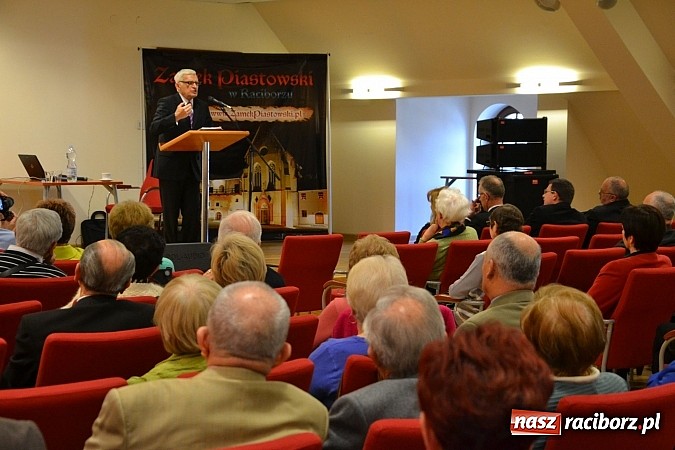 Zdjęcie w galerii na portalu naszraciborz.pl: Wizyta profesora Jerzego Buzka na Zamku Piastowskim wiadomości z regionu