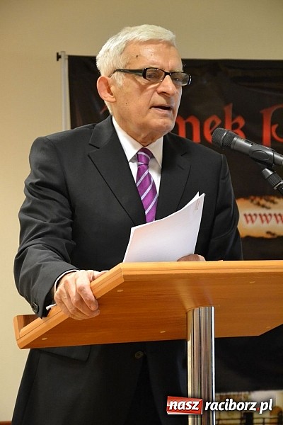 Zdjęcie w galerii na portalu naszraciborz.pl: Wizyta profesora Jerzego Buzka na Zamku Piastowskim wiadomości z regionu
