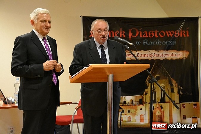 Zdjęcie w galerii na portalu naszraciborz.pl: Wizyta profesora Jerzego Buzka na Zamku Piastowskim wiadomości z regionu