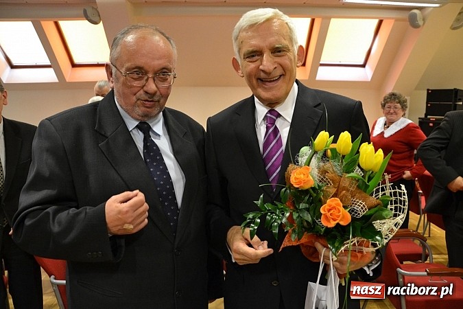 Zdjęcie w galerii na portalu naszraciborz.pl: Wizyta profesora Jerzego Buzka na Zamku Piastowskim wiadomości z regionu