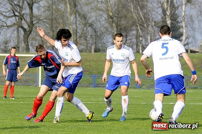 Zdjęcie w galerii na portalu naszraciborz.pl: IV liga: Podział punktów przy Srebrnej wiadomości z regionu