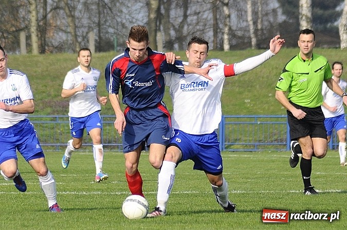 Zdjęcie w galerii na portalu naszraciborz.pl: IV liga: Podział punktów przy Srebrnej wiadomości z regionu