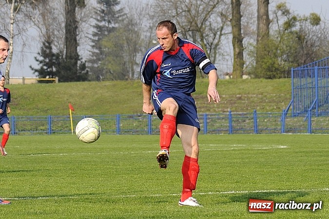 Zdjęcie w galerii na portalu naszraciborz.pl: IV liga: Podział punktów przy Srebrnej wiadomości z regionu