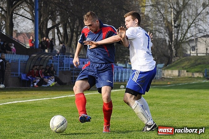 Zdjęcie w galerii na portalu naszraciborz.pl: IV liga: Podział punktów przy Srebrnej wiadomości z regionu