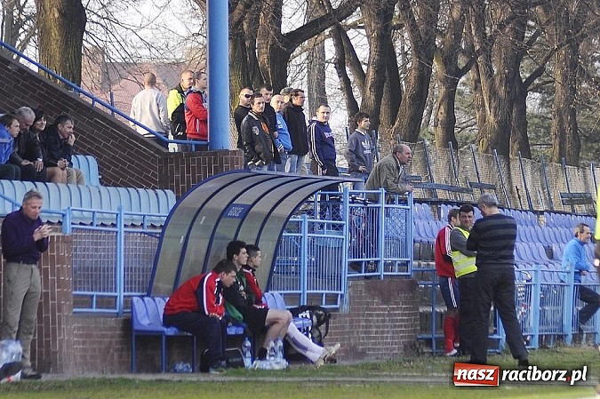 Zdjęcie w galerii na portalu naszraciborz.pl: IV liga: Podział punktów przy Srebrnej wiadomości z regionu