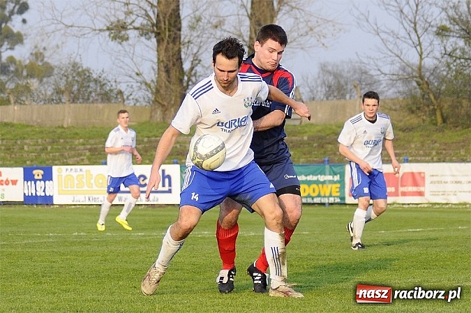 Zdjęcie w galerii na portalu naszraciborz.pl: IV liga: Podział punktów przy Srebrnej wiadomości z regionu