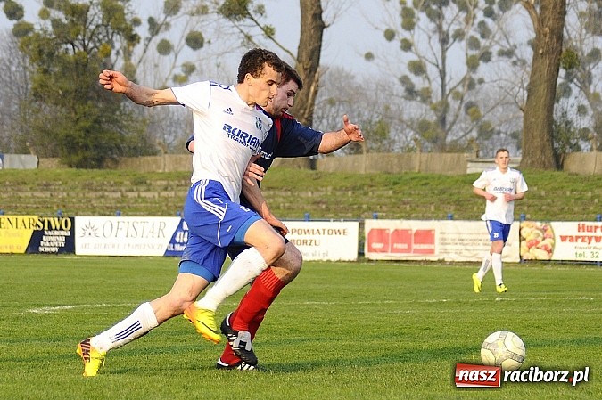 Zdjęcie w galerii na portalu naszraciborz.pl: IV liga: Podział punktów przy Srebrnej wiadomości z regionu