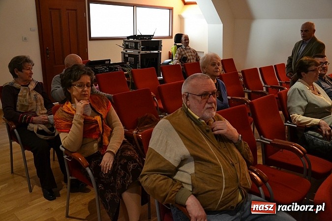 Zdjęcie w galerii na portalu naszraciborz.pl: Zajechała ciuchcia do Raciborza. III Zamkowa Niedziela Wspomnień  wiadomości z regionu