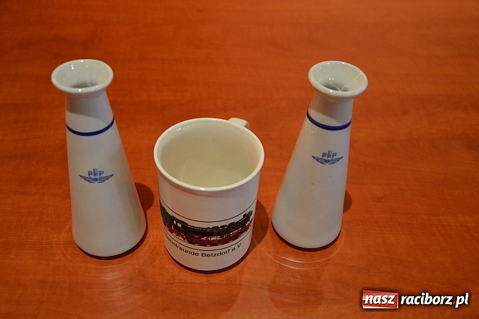 Zdjęcie w galerii na portalu naszraciborz.pl: Zajechała ciuchcia do Raciborza. III Zamkowa Niedziela Wspomnień  wiadomości z regionu