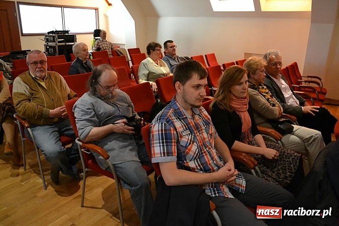 Zdjęcie w galerii na portalu naszraciborz.pl: Zajechała ciuchcia do Raciborza. III Zamkowa Niedziela Wspomnień  wiadomości z regionu