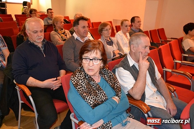 Zdjęcie w galerii na portalu naszraciborz.pl: Zajechała ciuchcia do Raciborza. III Zamkowa Niedziela Wspomnień  wiadomości z regionu