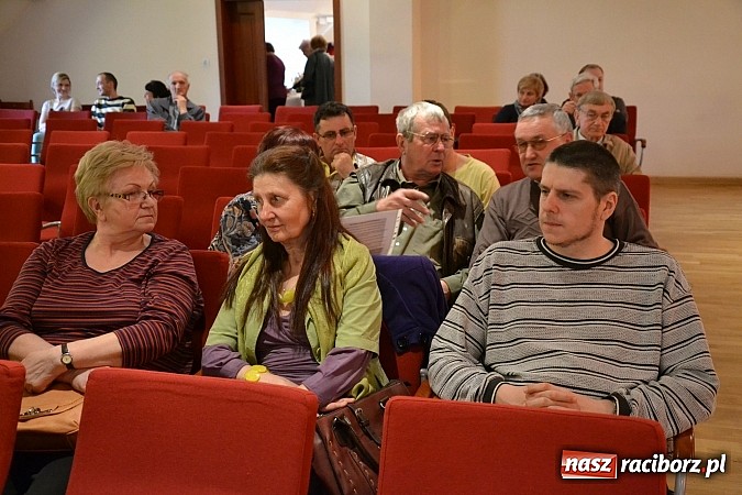 Zdjęcie w galerii na portalu naszraciborz.pl: Zajechała ciuchcia do Raciborza. III Zamkowa Niedziela Wspomnień  wiadomości z regionu