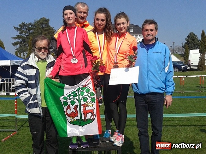 Zdjęcie w galerii na portalu naszraciborz.pl: Biegi przełajowe. Ania Szyjka na podium  wiadomości z regionu