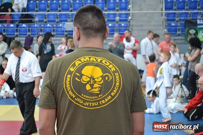 Zdjęcie w galerii na portalu naszraciborz.pl: Młodzi Łamatorzy z workiem medali wiadomości z regionu