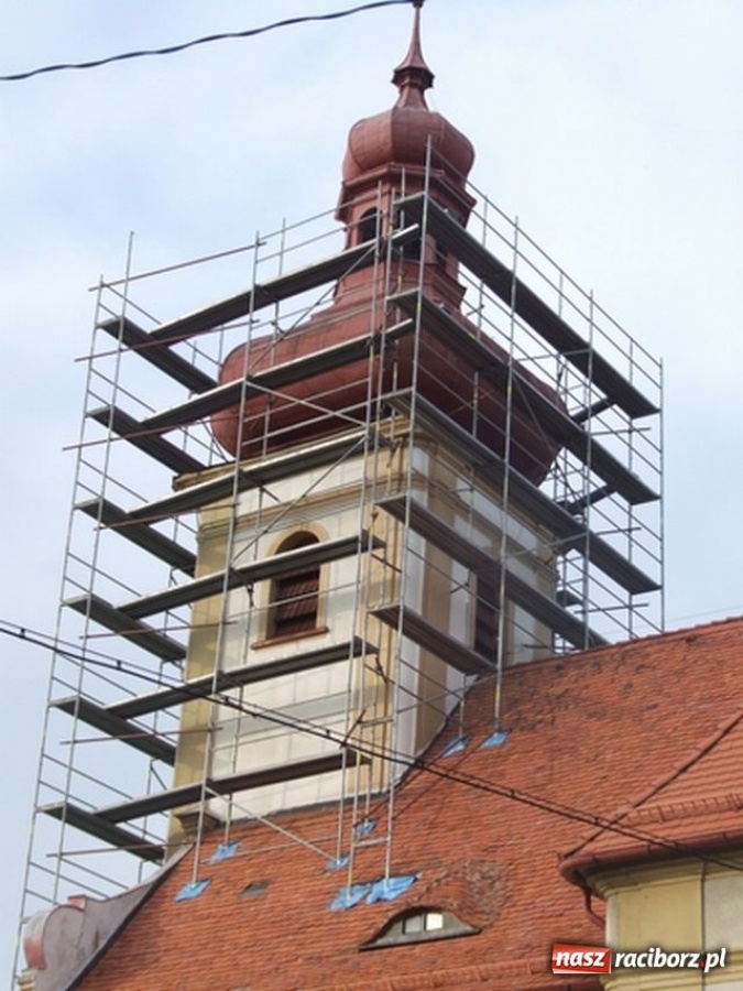 Zdjęcie w galerii na portalu naszraciborz.pl: Sensacyjne odkrycie w wieży wiadomości z regionu