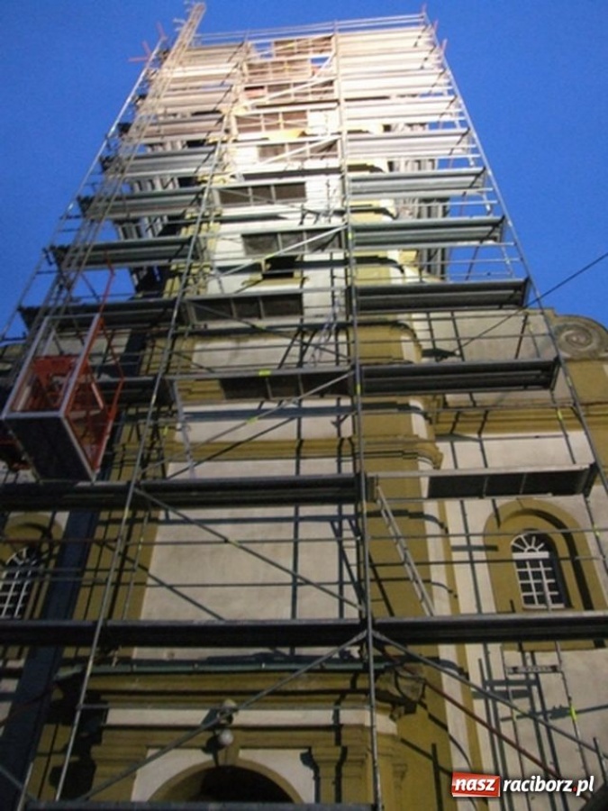 Zdjęcie w galerii na portalu naszraciborz.pl: Sensacyjne odkrycie w wieży wiadomości z regionu