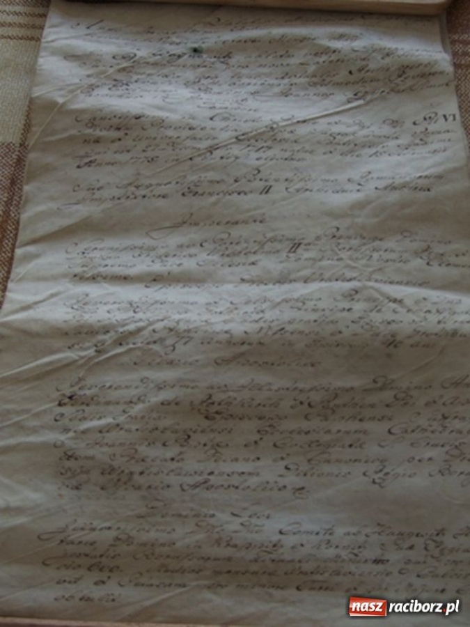 Zdjęcie w galerii na portalu naszraciborz.pl: Sensacyjne odkrycie w wieży wiadomości z regionu