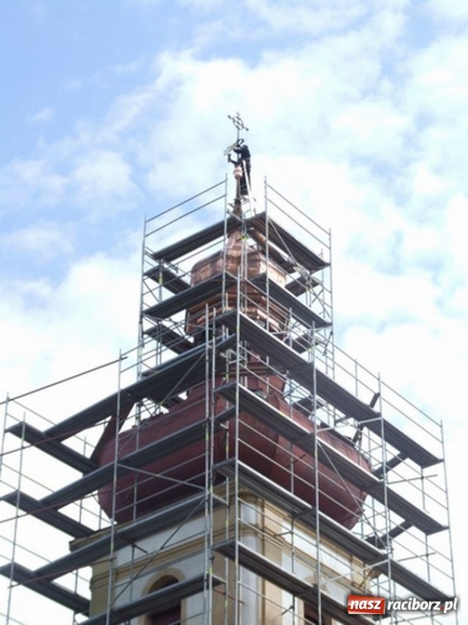 Zdjęcie w galerii na portalu naszraciborz.pl: Sensacyjne odkrycie w wieży wiadomości z regionu