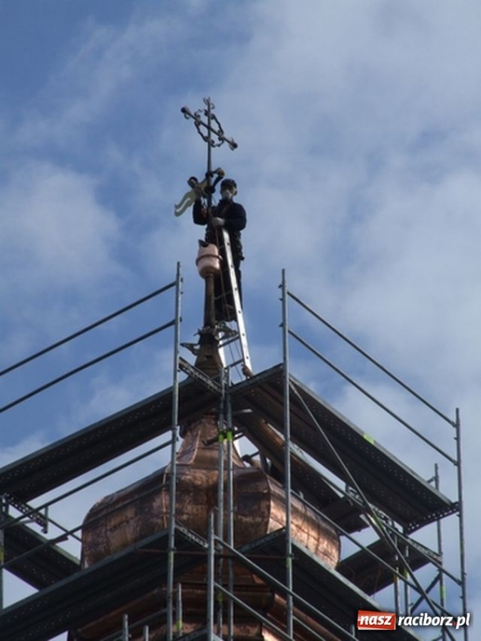 Zdjęcie w galerii na portalu naszraciborz.pl: Sensacyjne odkrycie w wieży wiadomości z regionu