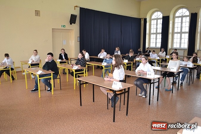 Zdjęcie w galerii na portalu naszraciborz.pl: Sprawdzian szóstoklasisty. Łatwy czy trudny? wiadomości z regionu