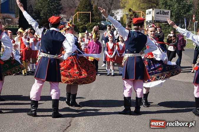 Zdjęcie w galerii na portalu naszraciborz.pl: Tancerze z Łężczoka na targach w Katowicach wiadomości z regionu