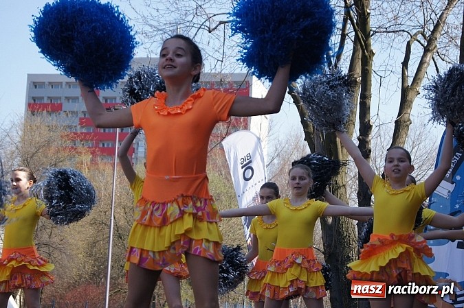 Zdjęcie w galerii na portalu naszraciborz.pl: Tancerze z Łężczoka na targach w Katowicach wiadomości z regionu