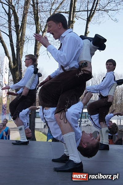 Zdjęcie w galerii na portalu naszraciborz.pl: Tancerze z Łężczoka na targach w Katowicach wiadomości z regionu