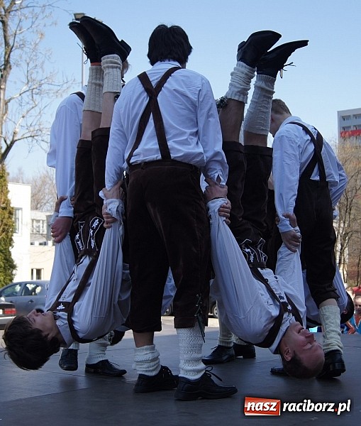 Zdjęcie w galerii na portalu naszraciborz.pl: Tancerze z Łężczoka na targach w Katowicach wiadomości z regionu